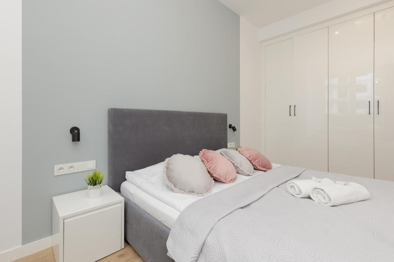 Wola Pet-Friendly Apartments With Ac Slawinska By Noclegi Renters Warsaw Exterior photo