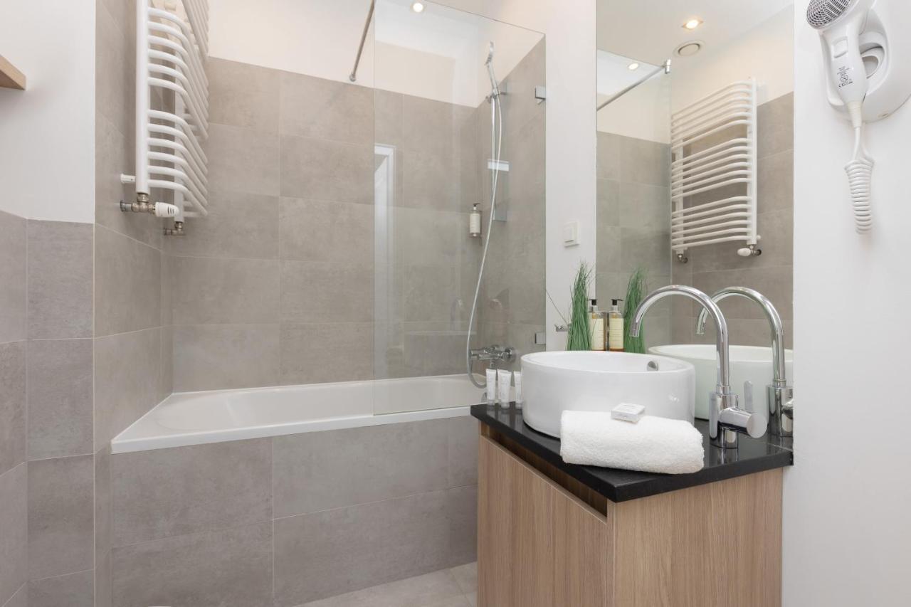 Wola Pet-Friendly Apartments With Ac Slawinska By Noclegi Renters Warsaw Exterior photo