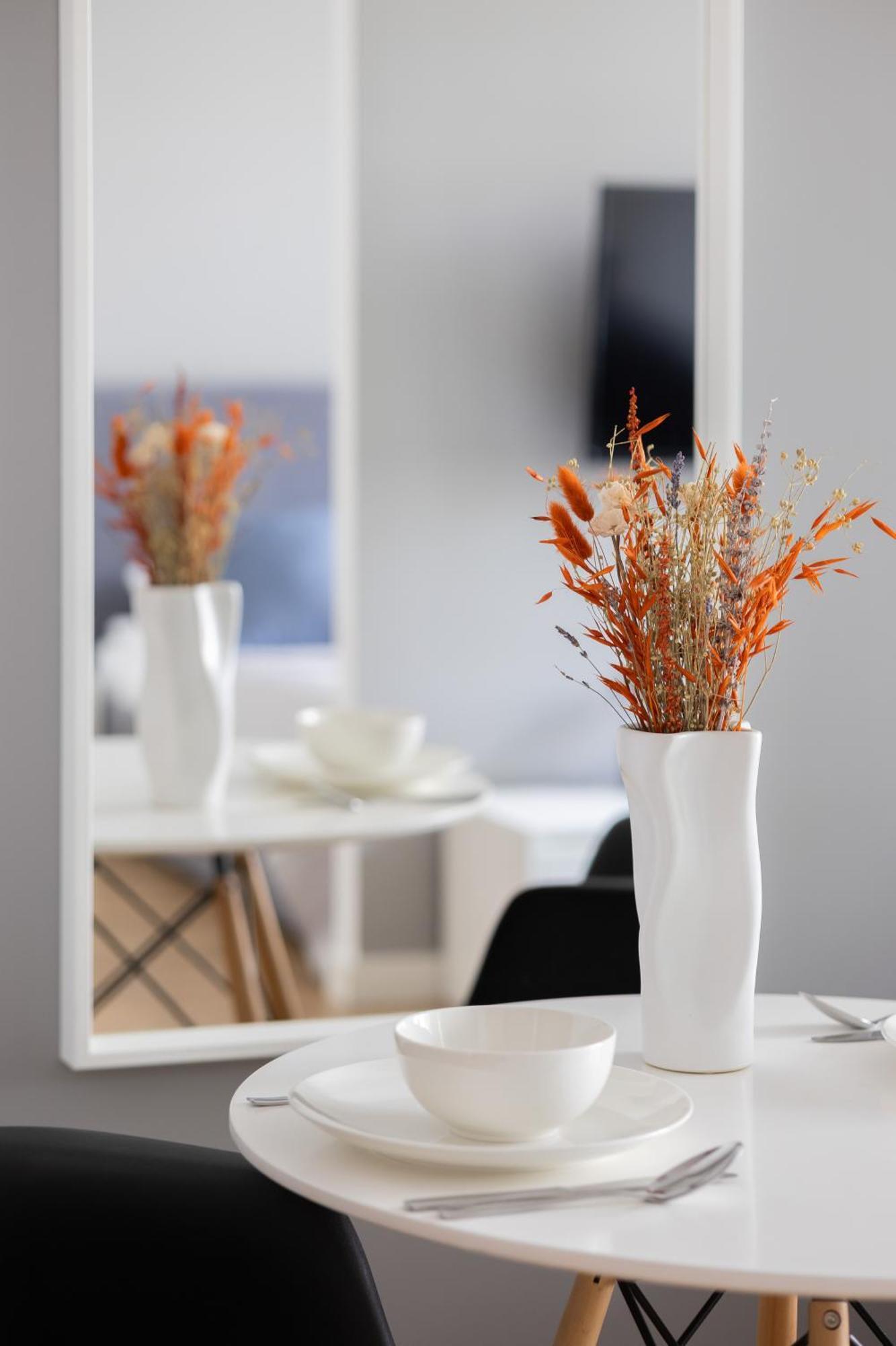 Wola Pet-Friendly Apartments With Ac Slawinska By Noclegi Renters Warsaw Exterior photo